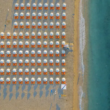 Hotel Marvel - Fully Renovated Free Beach Access-2